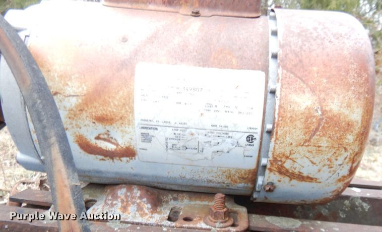 image for item DR8077 (13) pump jacks