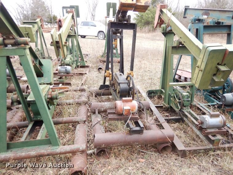 image for item DR8077 (13) pump jacks