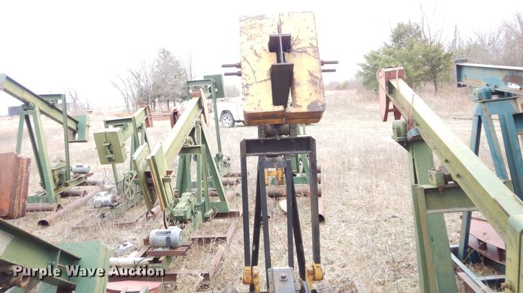 image for item DR8077 (13) pump jacks