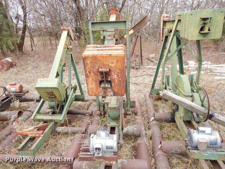 image for item DR8077 (13) pump jacks
