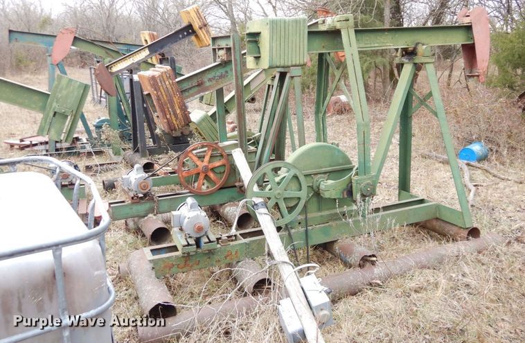 image for item DR8077 (13) pump jacks