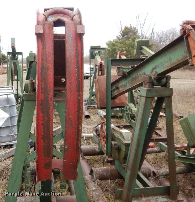 image for item DR8077 (13) pump jacks