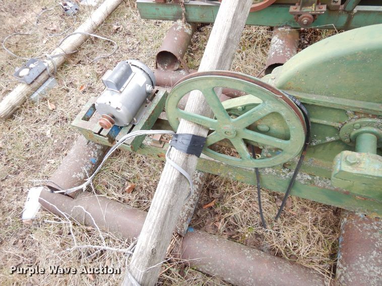 image for item DR8077 (13) pump jacks