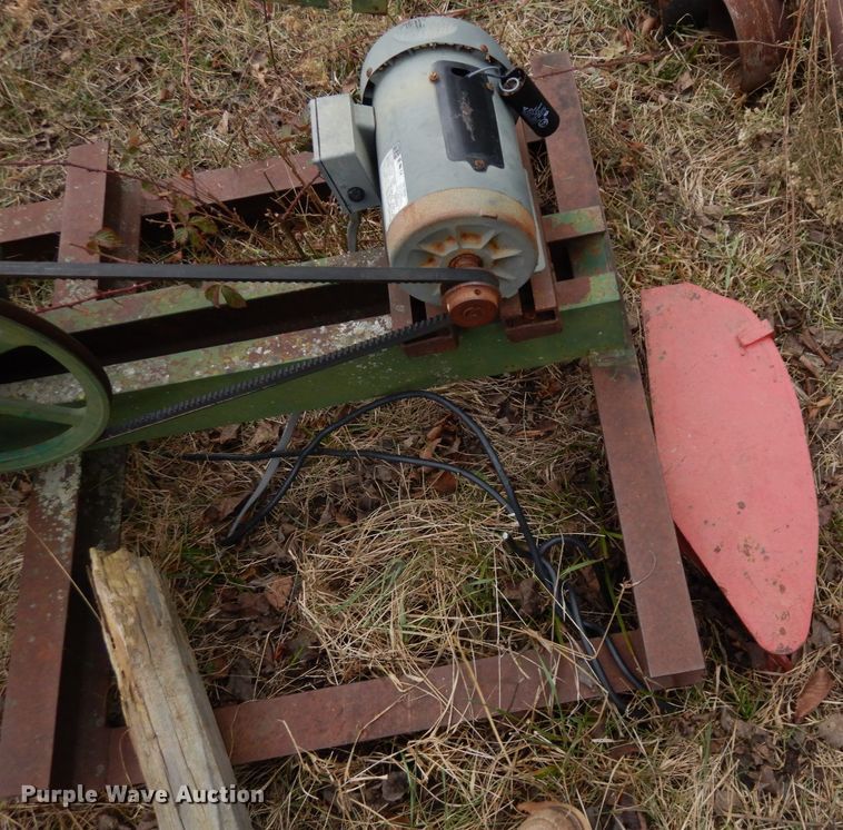 image for item DR8077 (13) pump jacks