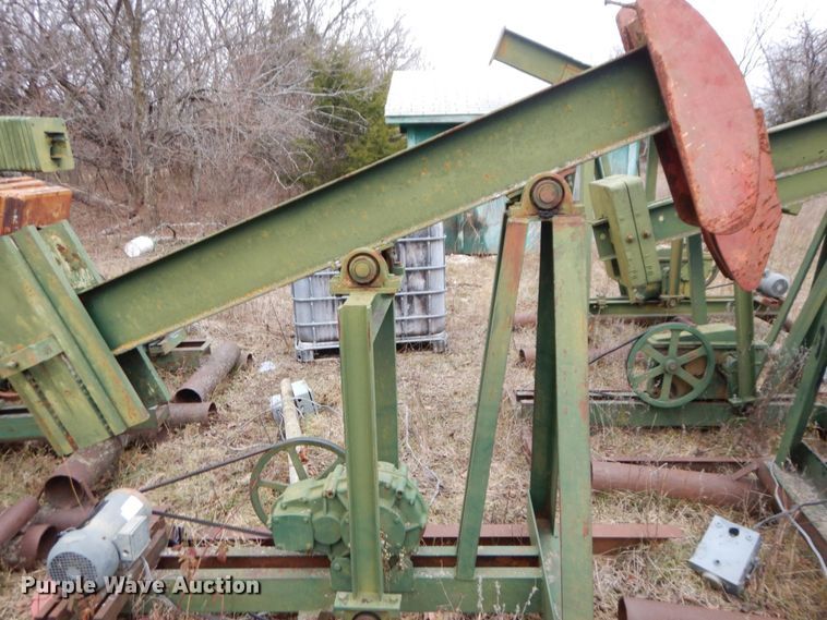 image for item DR8077 (13) pump jacks