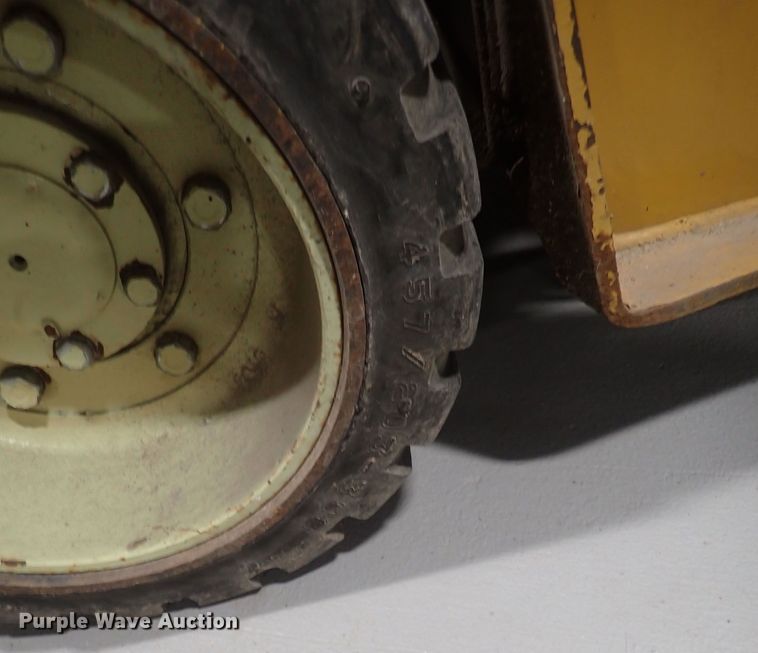 image for item GD9406 Yale GLCO40ADNUAE083  forklift