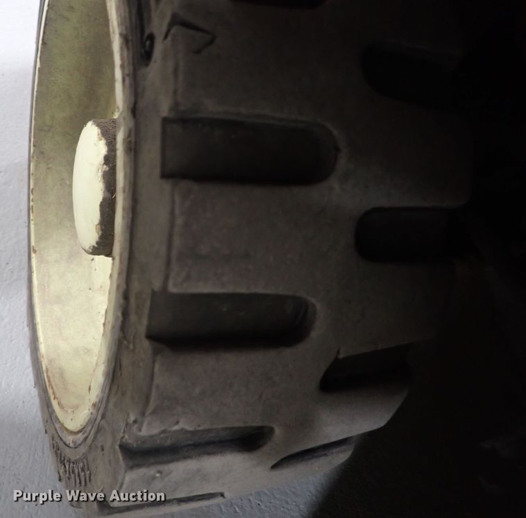 image for item GD9406 Yale GLCO40ADNUAE083  forklift