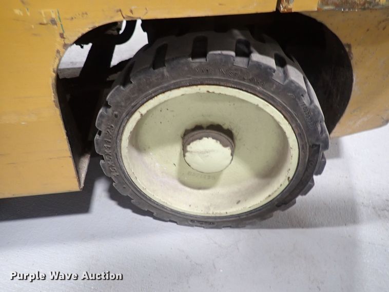 image for item GD9406 Yale GLCO40ADNUAE083  forklift