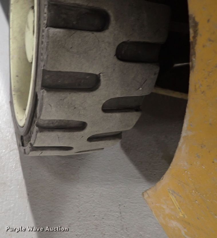 image for item GD9406 Yale GLCO40ADNUAE083  forklift