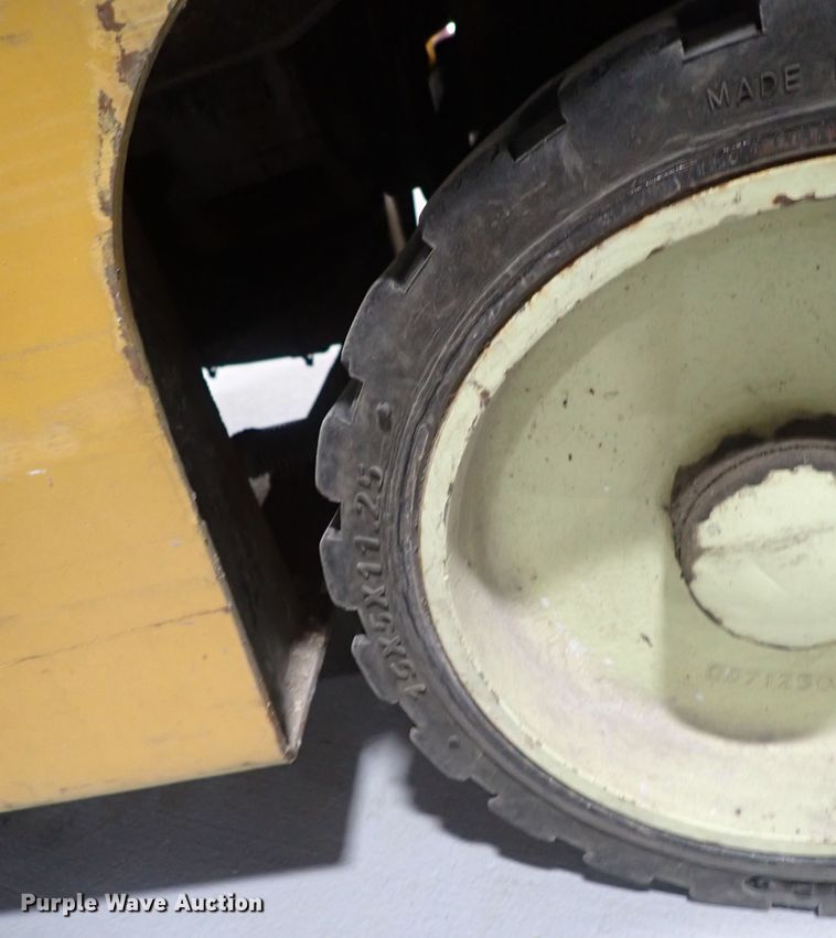 image for item GD9406 Yale GLCO40ADNUAE083  forklift