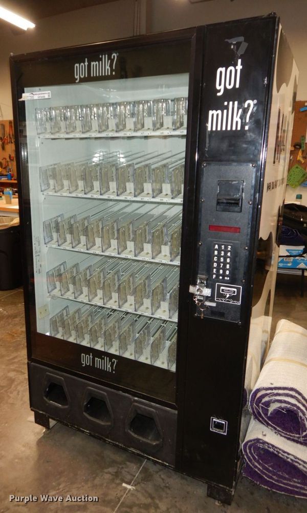 image for item HF9499 Dixie-Narco DN5591  vending machine