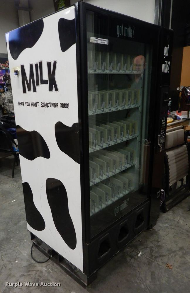 image for item HF9499 Dixie-Narco DN5591  vending machine