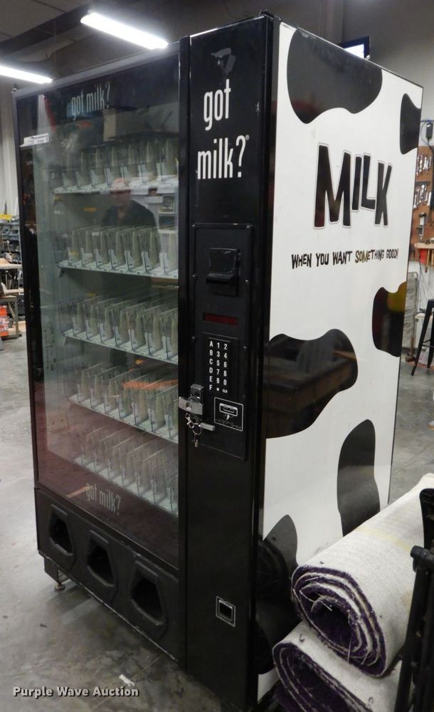 image for item HF9499 Dixie-Narco DN5591  vending machine