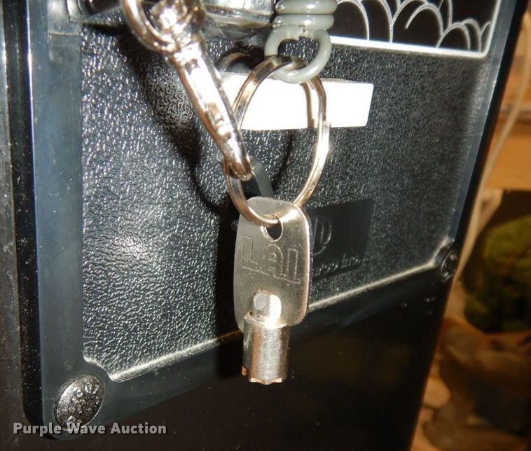 image for item HF9499 Dixie-Narco DN5591  vending machine