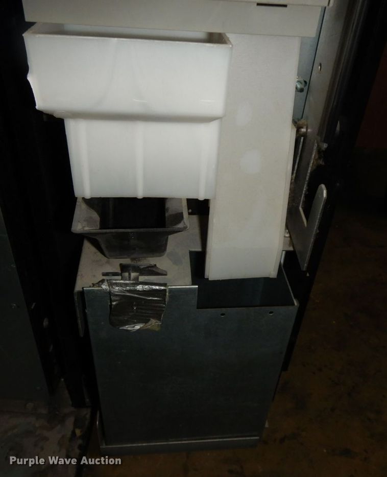 image for item HF9499 Dixie-Narco DN5591  vending machine