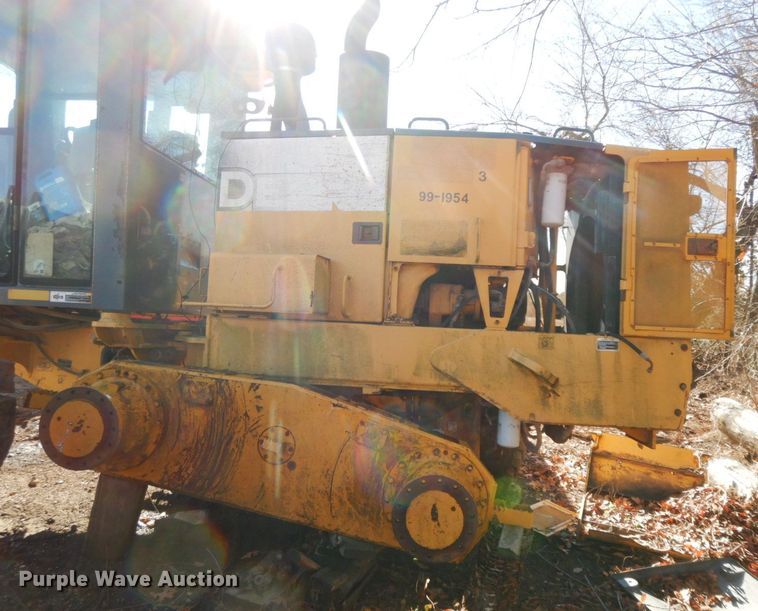 image for item HG9277 2005 John Deere 770D  motor grader