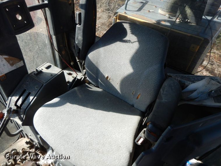 image for item HG9277 2005 John Deere 770D  motor grader