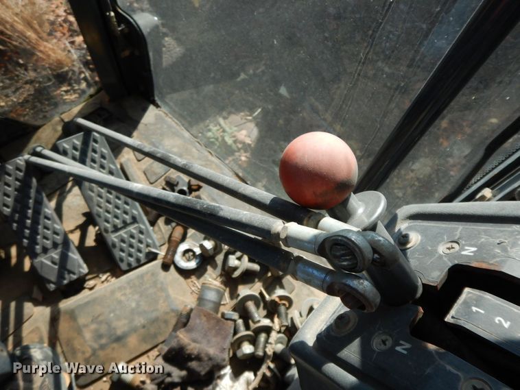 image for item HG9277 2005 John Deere 770D  motor grader