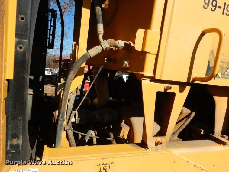 image for item HG9277 2005 John Deere 770D  motor grader