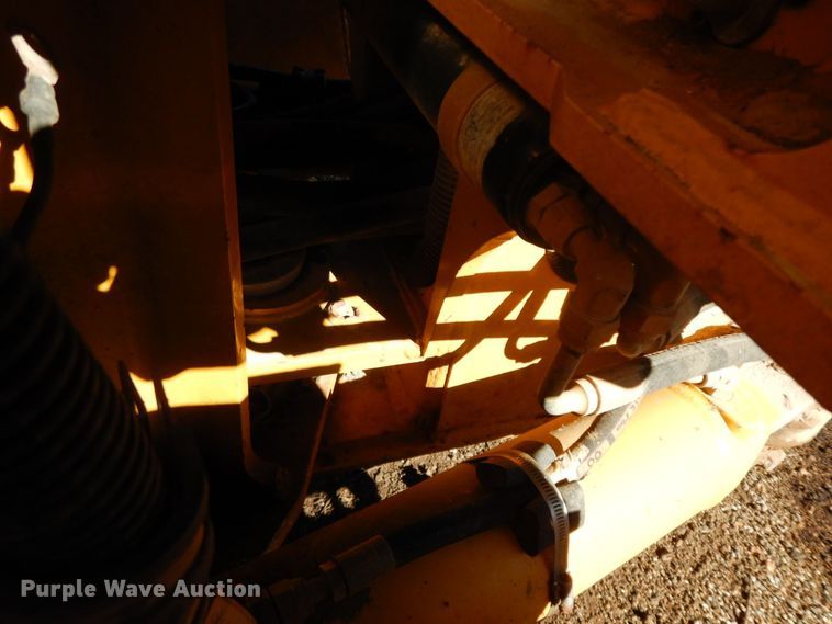 image for item HG9277 2005 John Deere 770D  motor grader