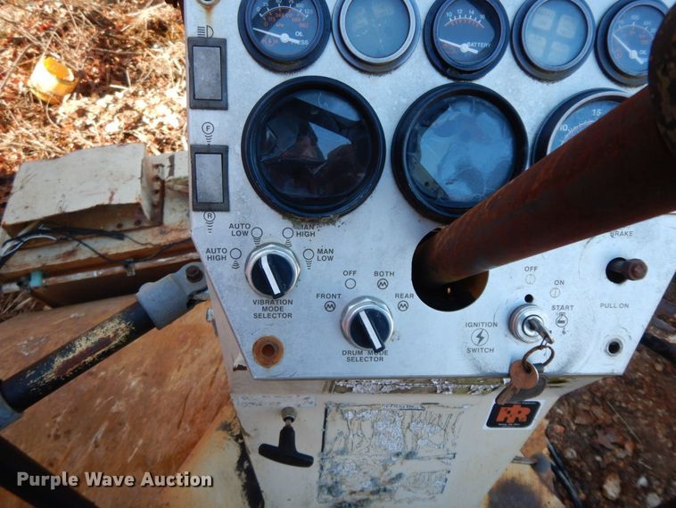 image for item HG9286 1989 Ingersoll Rand DD65  double drum vibratory roller