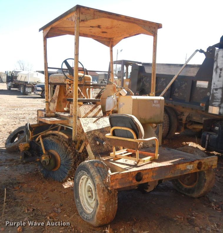 image for item HG9289 1981 Broce H10  broom