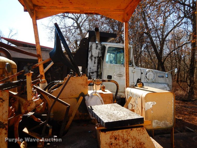 image for item HG9289 1981 Broce H10  broom