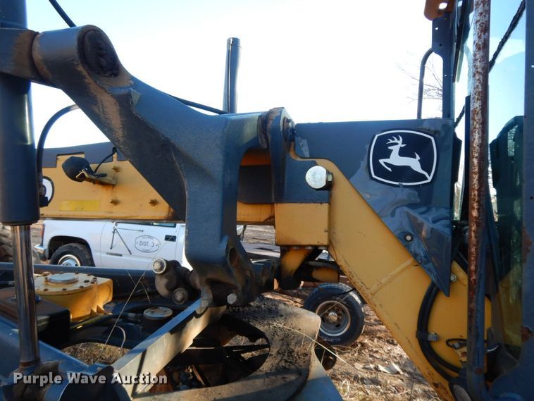 image for item HG9295 2008 John Deere 770D  motor grader