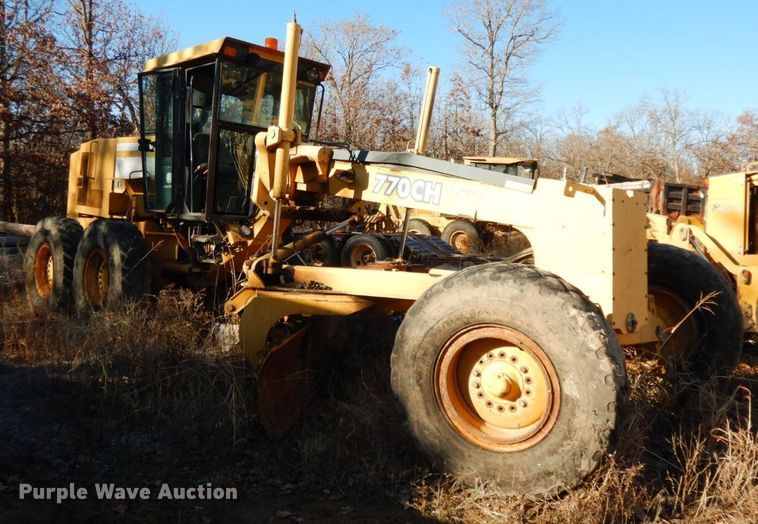 image for item HG9297 2003 John Deere 770CH  motor grader