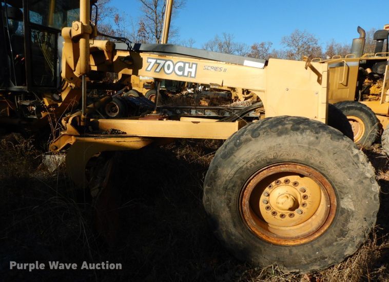 image for item HG9297 2003 John Deere 770CH  motor grader