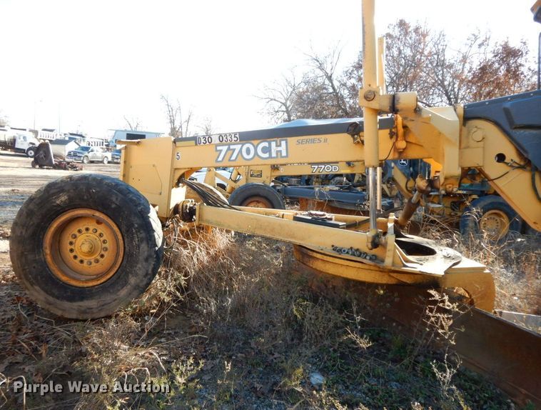 image for item HG9297 2003 John Deere 770CH  motor grader