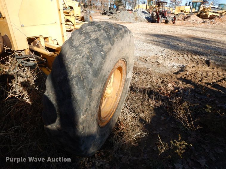 image for item HG9297 2003 John Deere 770CH  motor grader