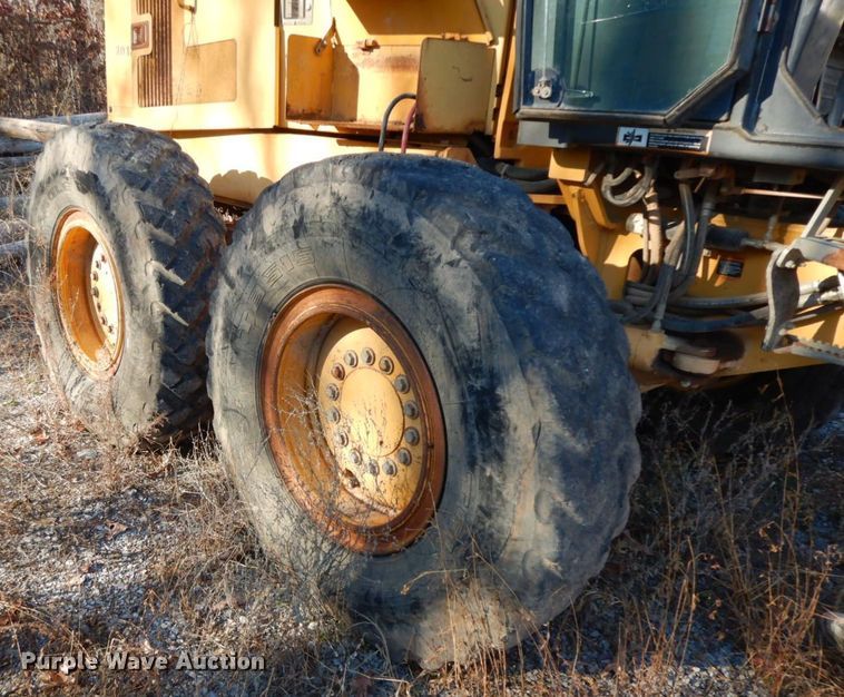 image for item HG9297 2003 John Deere 770CH  motor grader