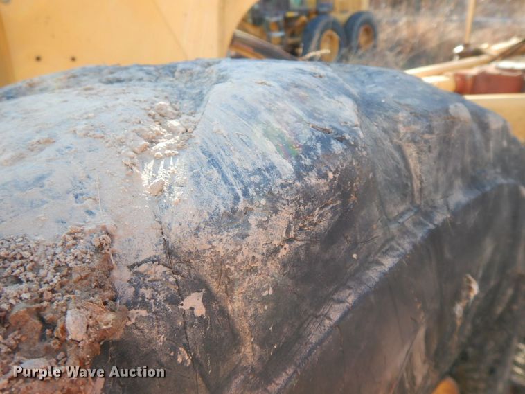 image for item HG9297 2003 John Deere 770CH  motor grader