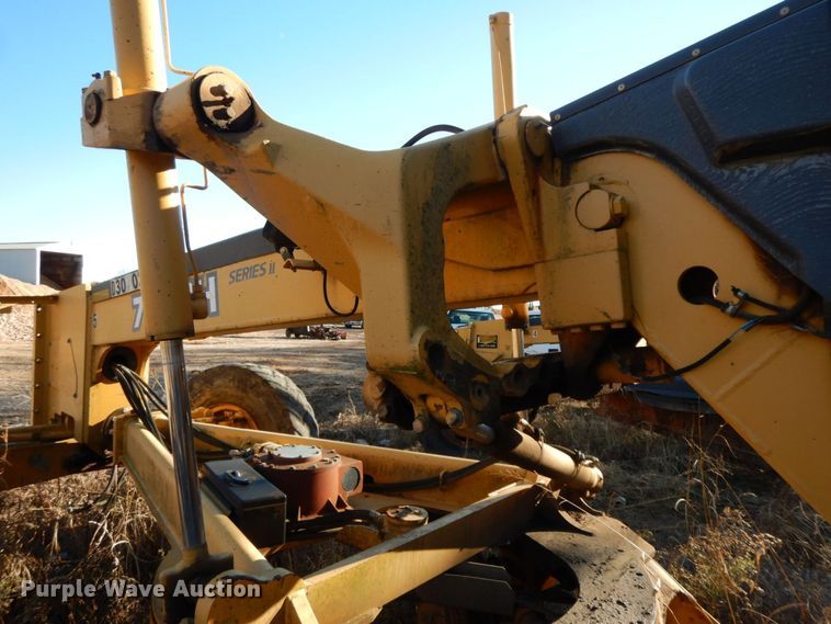 image for item HG9297 2003 John Deere 770CH  motor grader