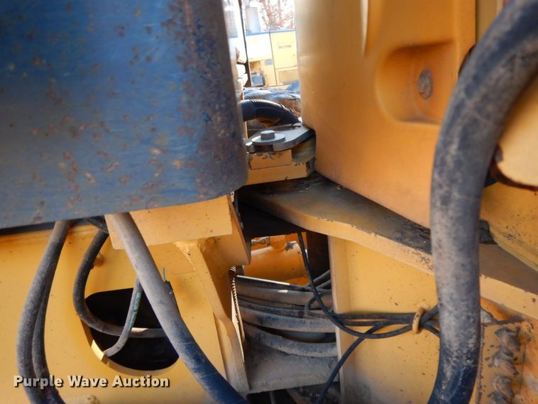 image for item HG9297 2003 John Deere 770CH  motor grader