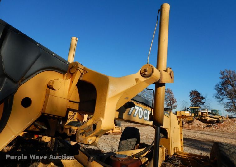 image for item HG9297 2003 John Deere 770CH  motor grader