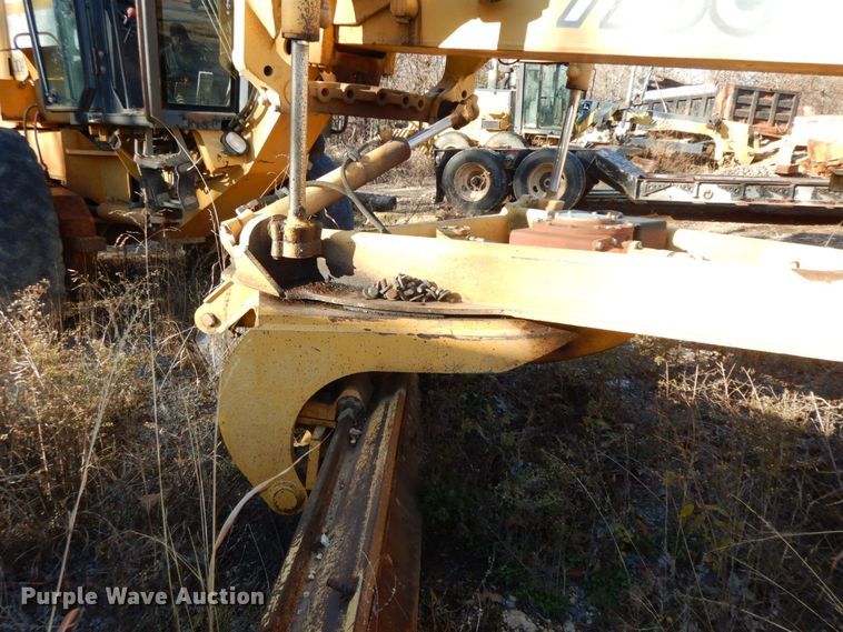 image for item HG9297 2003 John Deere 770CH  motor grader