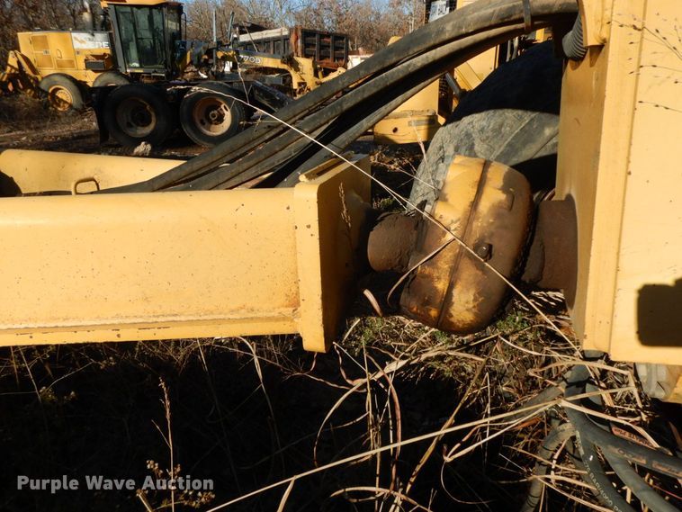 image for item HG9297 2003 John Deere 770CH  motor grader