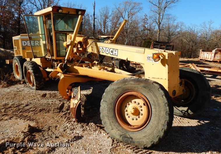 image for item HG9298 2000 John Deere 770CH  motor grader