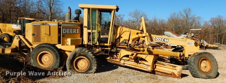 image for item HG9298 2000 John Deere 770CH  motor grader