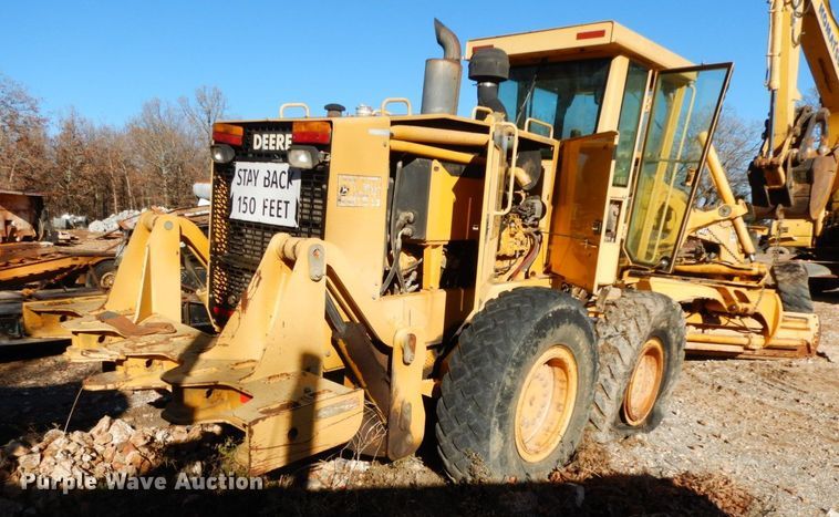 image for item HG9298 2000 John Deere 770CH  motor grader