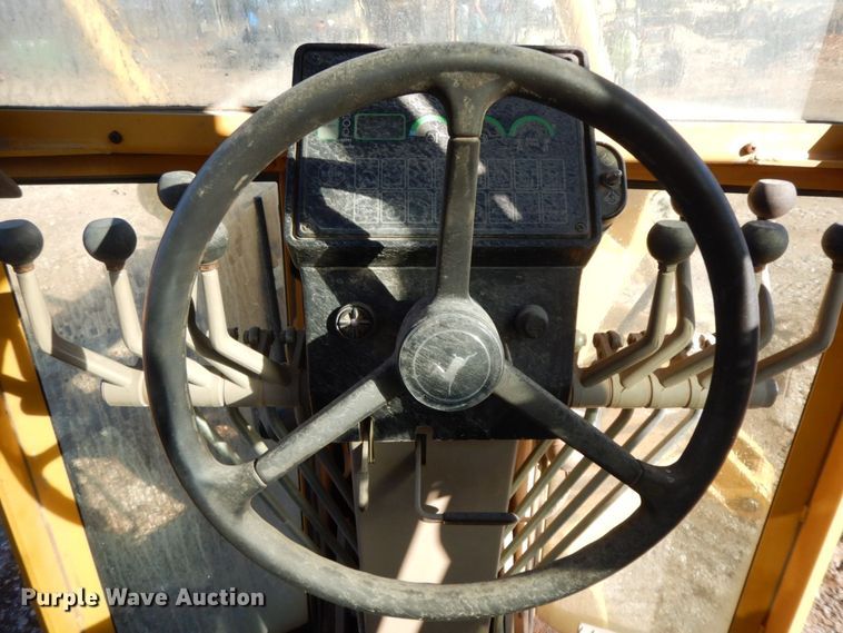 image for item HG9298 2000 John Deere 770CH  motor grader