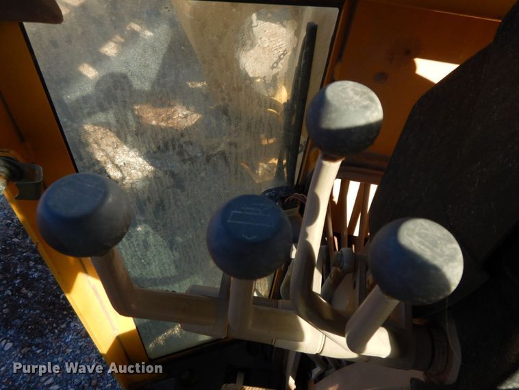 image for item HG9298 2000 John Deere 770CH  motor grader