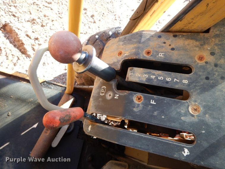 image for item HG9298 2000 John Deere 770CH  motor grader