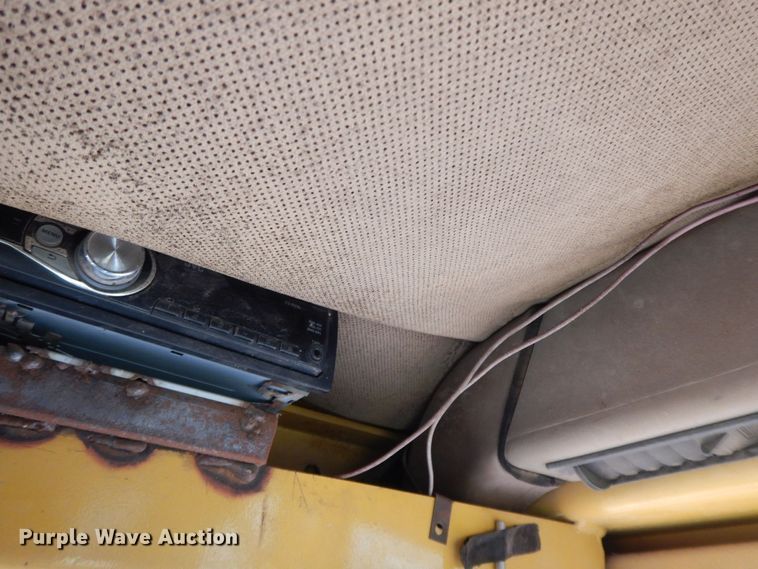 image for item HG9298 2000 John Deere 770CH  motor grader