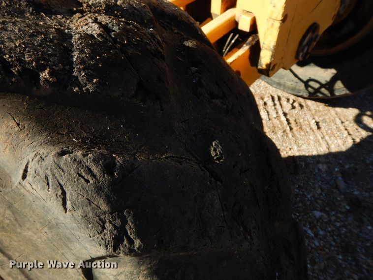 image for item HG9298 2000 John Deere 770CH  motor grader