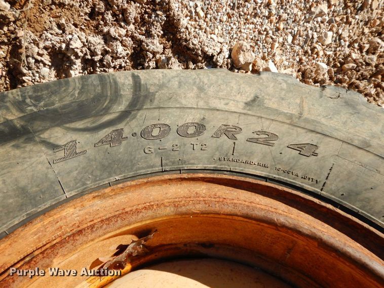 image for item HG9298 2000 John Deere 770CH  motor grader