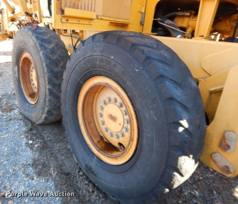 image for item HG9298 2000 John Deere 770CH  motor grader