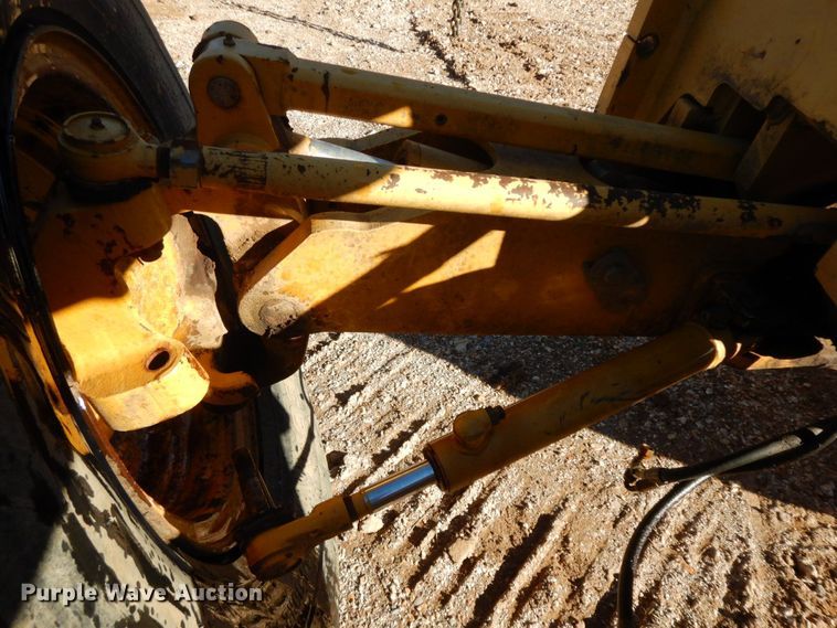 image for item HG9298 2000 John Deere 770CH  motor grader